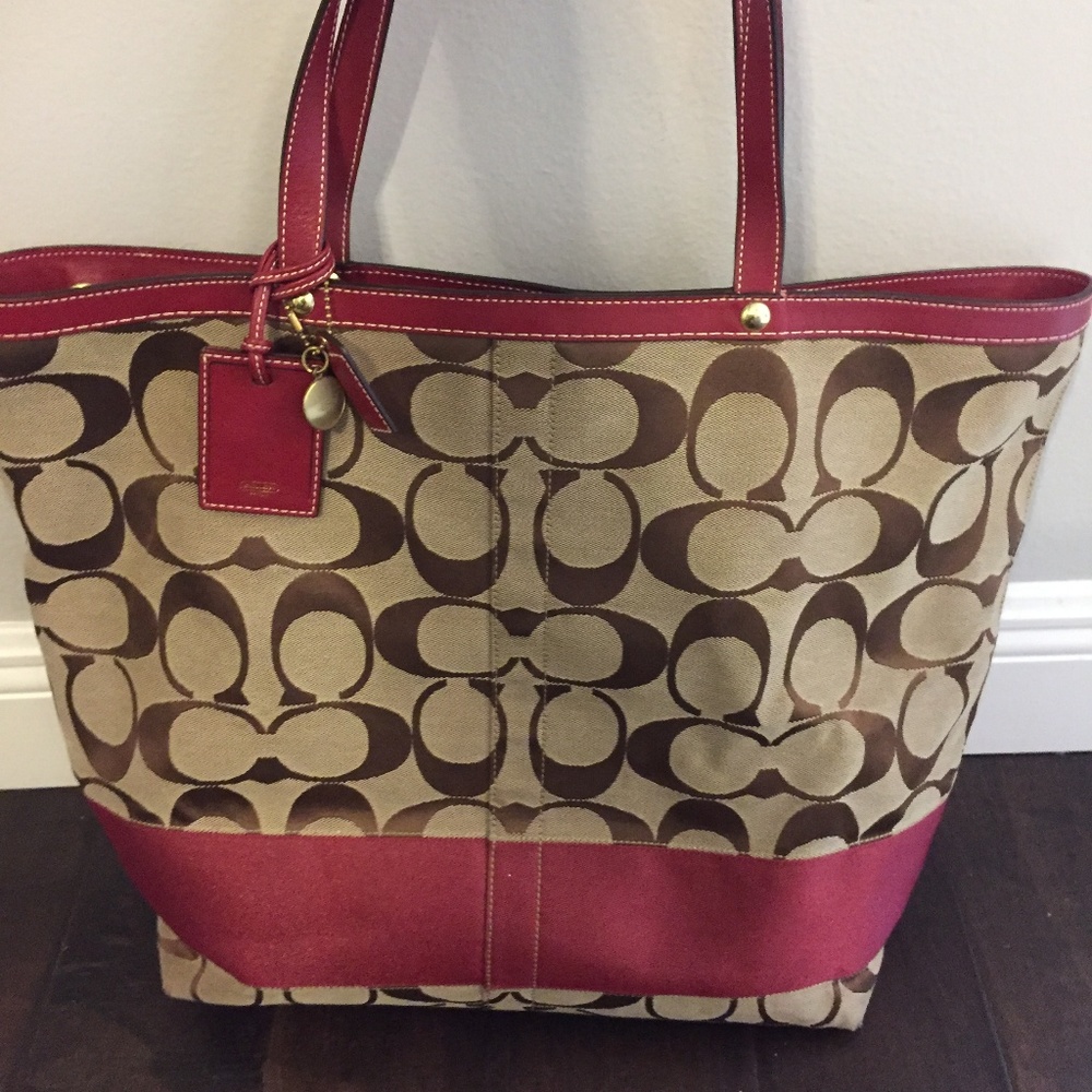 Classic Coach Print/ Red Trim Large Tote